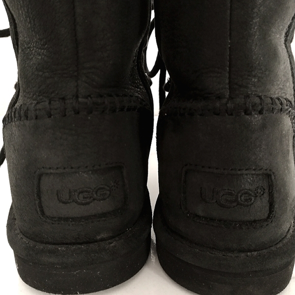 UGG - Lodge Water Resistant Genuine Suede / Leather Ankle Booties Size 7 - Picture 10 of 14
